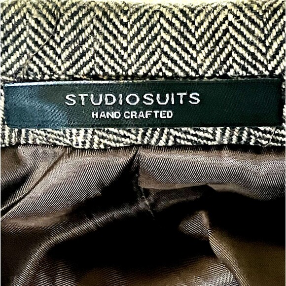 StudioSuits Wool Tweed Sport Coat Herringbone Brown Ticket Pocket 38 Academia - Picture 2 of 16